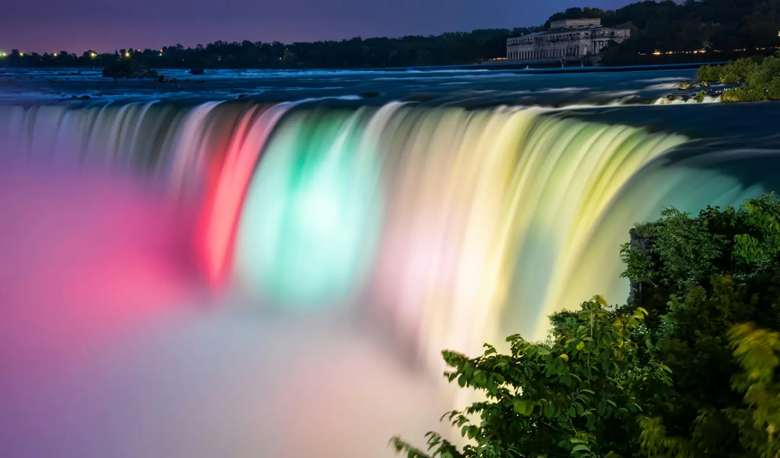 Niagara Falls illuminated after dark